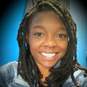 Meet your Posher, Cassandra